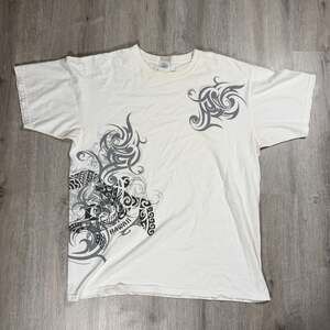 Anvil Hawaii Tribal Turtle Graphic Short Sleeve T-Shirt